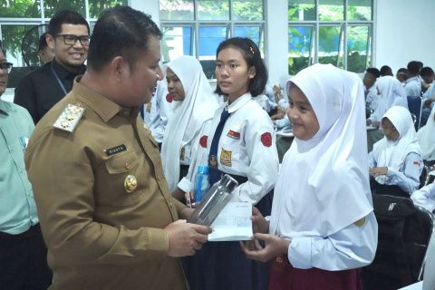 Wakil Bupati Mataram Hadiri Gerakan Menabung Sejak Dini, Masyarakat Menabung Perkuat Ekonomi Daerah